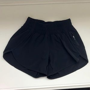 Lululemon track that shorts